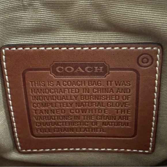 Coach Hampton Swing Pack - Picture 6 of 8